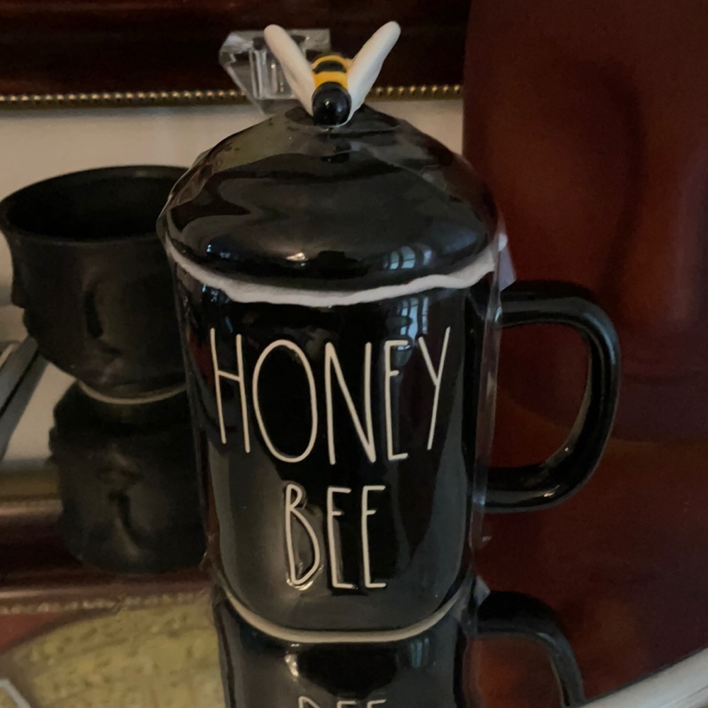 Rae Dunn Honey Bee 🐝 Mug with Topper
